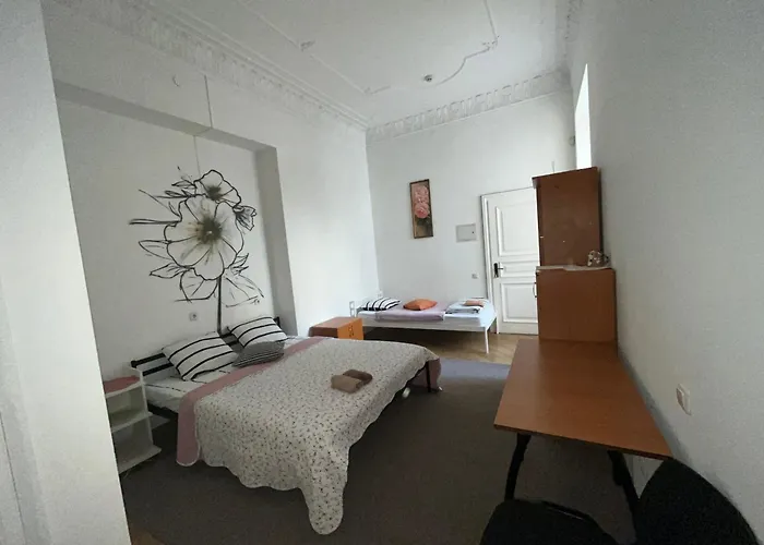 Hotel центрум апартаментс *