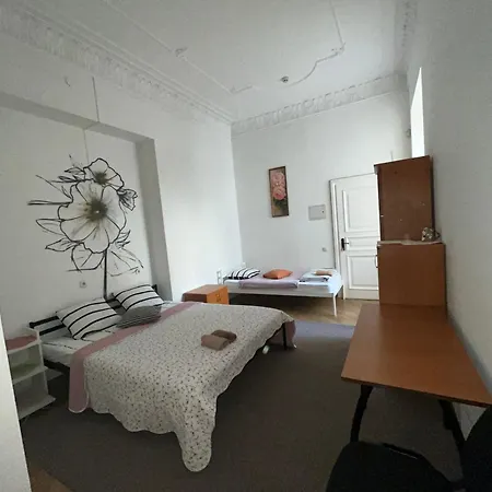 Hotel центрум апартаментс *